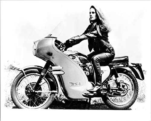 Thunderball 5x7 fotó Luciana Paluzzi ül a BSA motorkerékpár