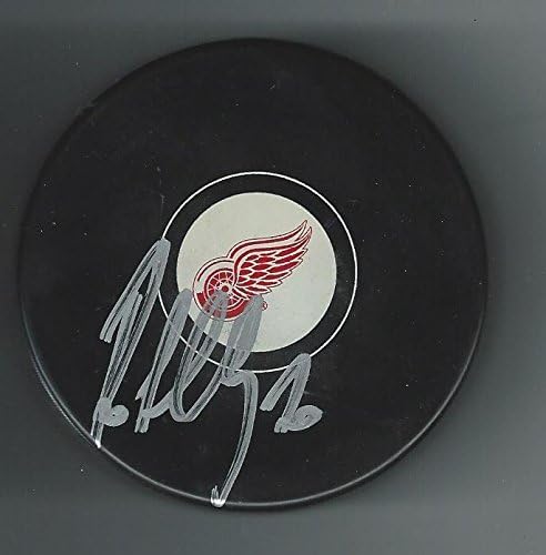 Robert Lang Aláírt Detroit Red Wings Puck - Dedikált NHL Korong